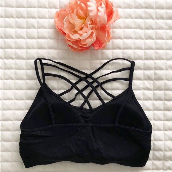 RESTOCKED!✨ Black Caged Bralette - Picture 3 of 4